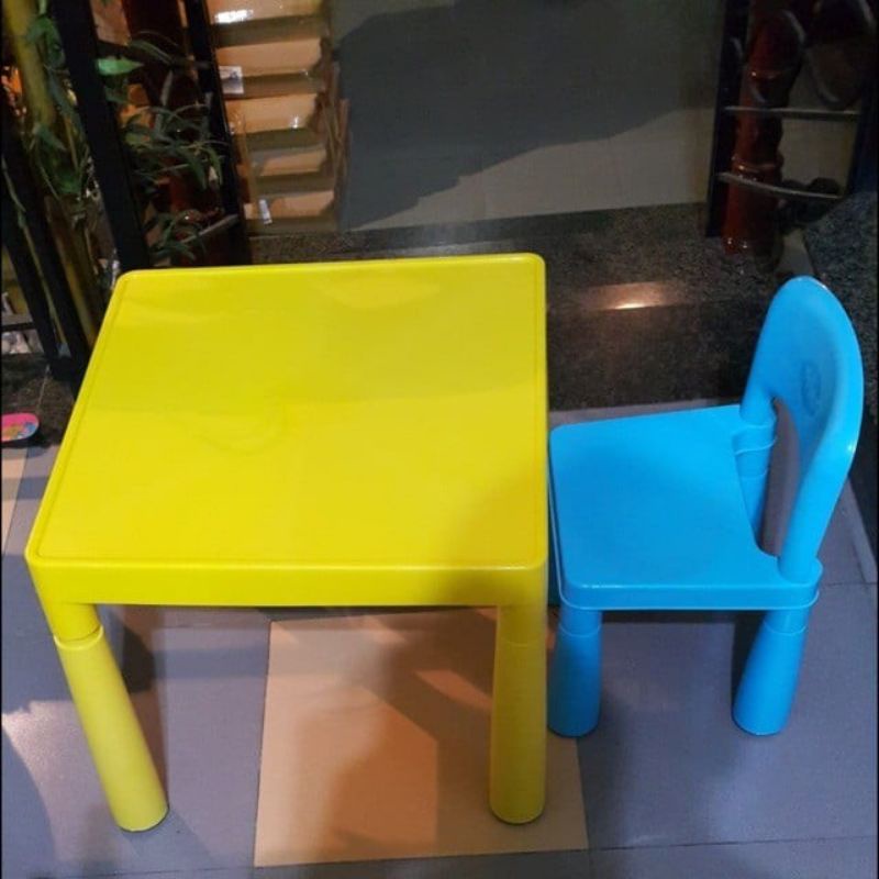 Combo1bàn+ 1 ghế nhựa