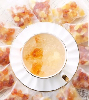 Hộp 10 gói chè dưỡng nhan (Tuyết yến + Nhựa đào + Bồ mễ)