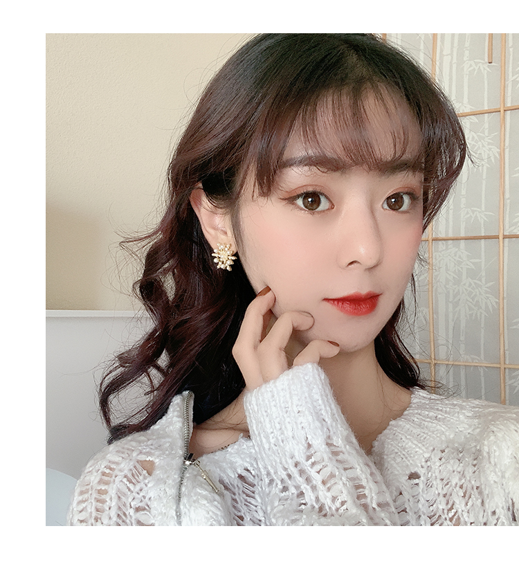 Newsnowflakepearldelicaterings