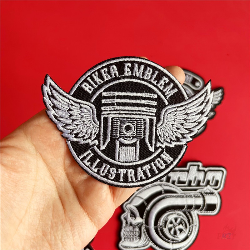 ♚ Miếng Dán Ủi Quần Áo Màu Trắng Đen Cổ Điển ♚ 1 Sticker Ủi Thêu Hình Đầu Lâu