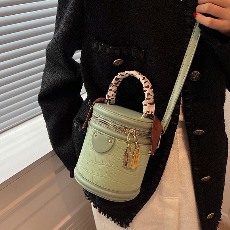 Túi đeo chéo IELGY kiểu xô dễ phối đồ thời trang dành cho nữ