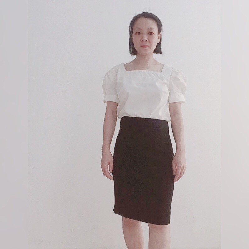 Séc áo sơ mi cổ vuông vai bồng cùng chân váy búp chì đen