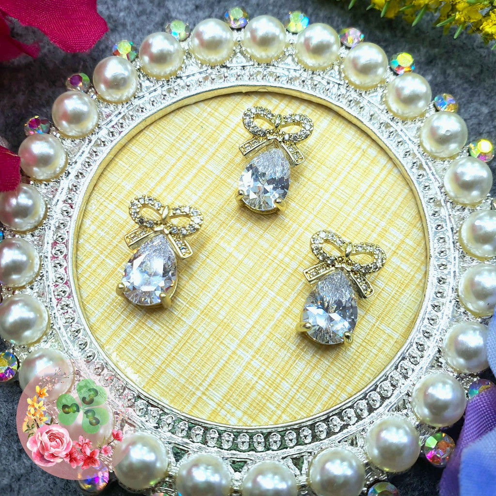 Mã CR106 . Charm kim loại dòng siêu cao cấp đính đá trang trí móng siêu xinh.
