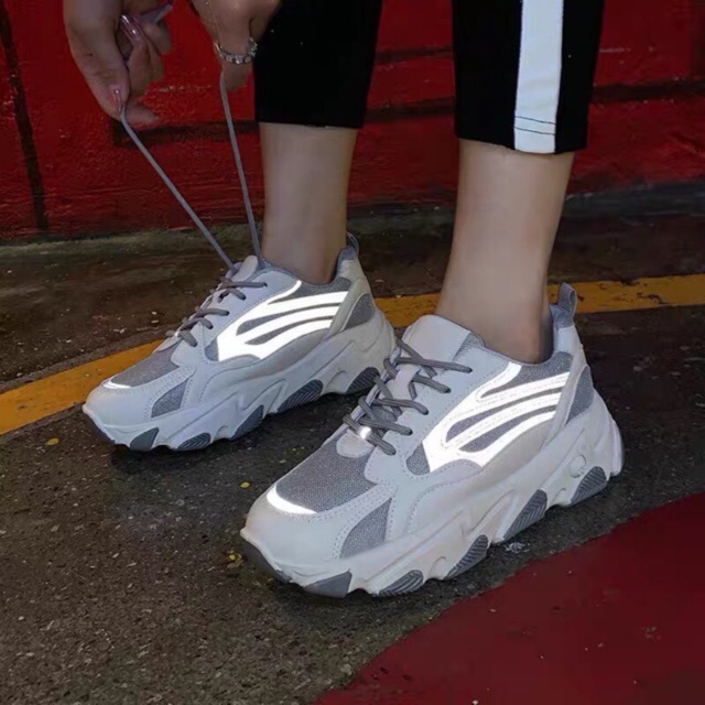 Giày thể thao sneaker phản quang dây kẻ mẫu mới