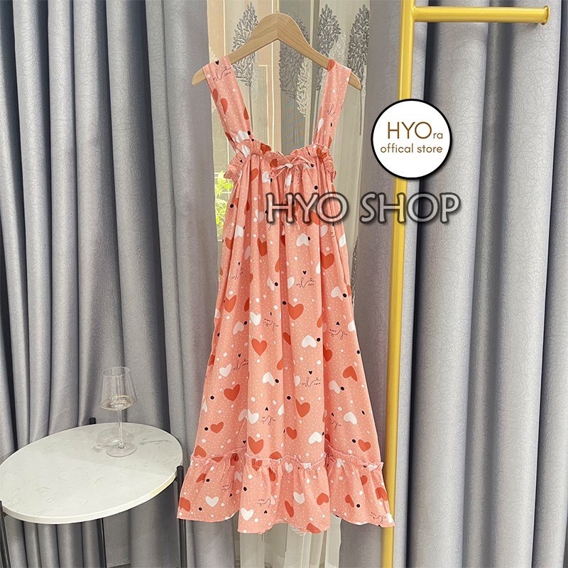 Váy lanh hai dây bản to.