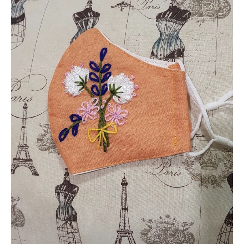 Khẩu trang thêu handmade