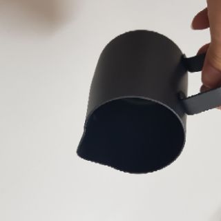 Ca đanh sữa dung tích 600ml màu đen