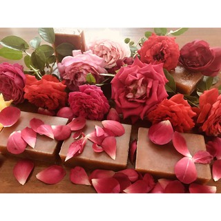 Rose Soap - Xà bông Sinh Dược Hoa Hồng (100gr) - Se khít lỗ chân lông, chống lão hóa
