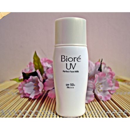 Sữa chống nắng dưỡng da Biore Perfect Face Milk 30ml