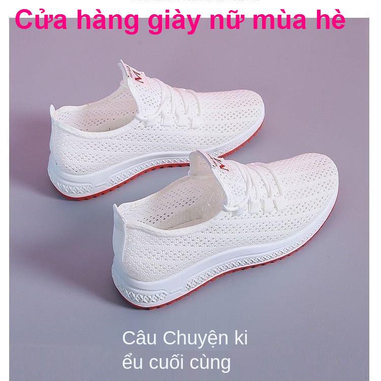 Giày lưới nữ bề mặt thoáng khí 2021 mùa xuân và hè nhẹ đế mềm mẹ thường phụ thể thao cũ vải Bắc Kinhmóc khoá  d | BigBuy360 - bigbuy360.vn