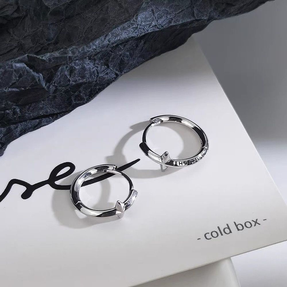 Khuyên Tai Dạng Xỏ Hình Ngôi Sao Màu Sắc Đơn Giản Chất Lượng Cao Cho Nam