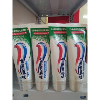 Kem đánh răng Aquafresh 140g Nhật Bản
