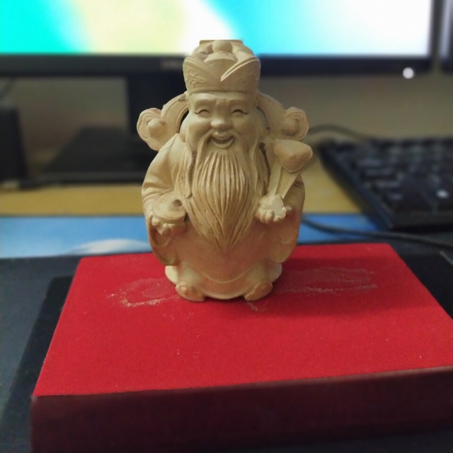 TƯỢNG GỖ THẦN TÀI Tượng gỗ thơm tự nhiên thích hợp để bàn làm việc quầy bán hàng kích thước 10x7x5 cm