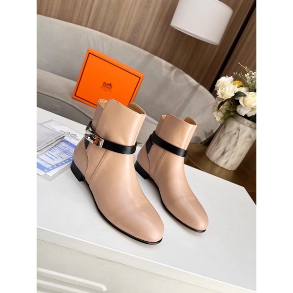 Giày bốt cổ điển Hermes chất liệu da bê nhập khẩu mũi giày tròn có thắt tròn giày.