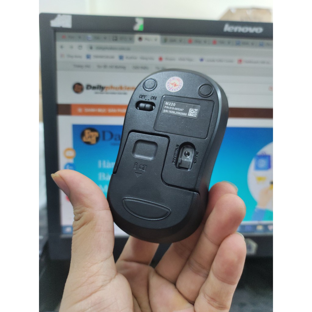 Chuột không dây màu hồng Logitech M220 Click không kêu