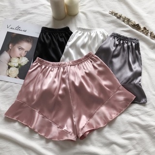 Quần short satin ống xoè