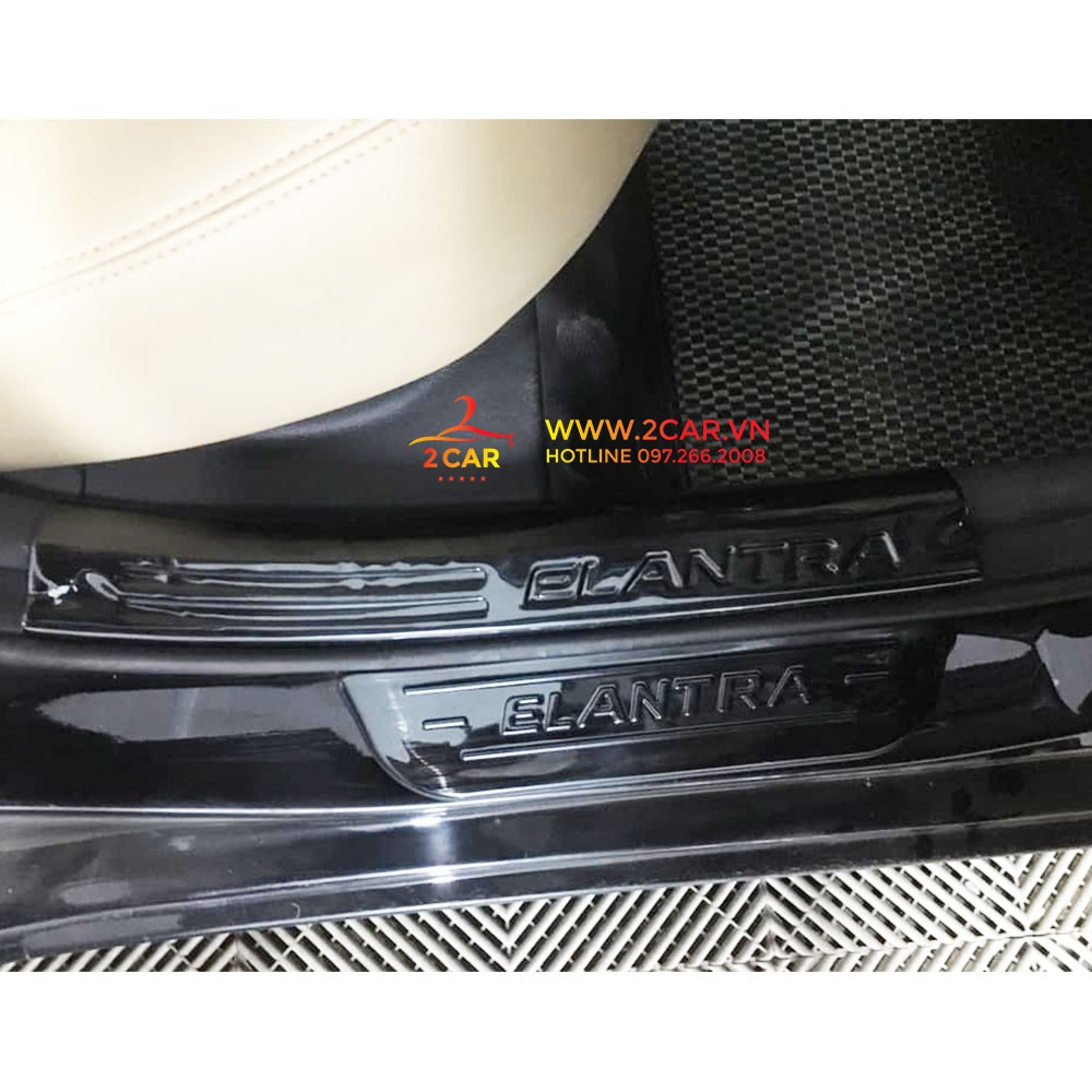 Ốp Bậc Cửa, nẹp bước chân Trong, Ngoài Xe Huyndai Elantra 2016 - 2021, chất liệu Titan