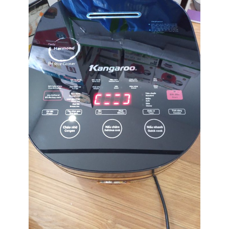 Nồi cơm điện cao tần Kangaroo 1.8 lít KG599N