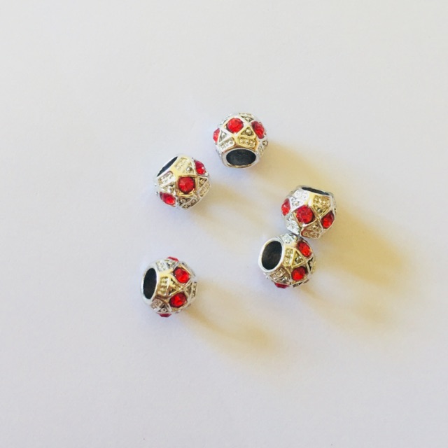 Charm Mic vòng viền pha Lê đỏ cao cấp