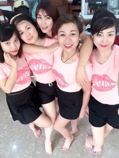 Set mẹ con kiss me