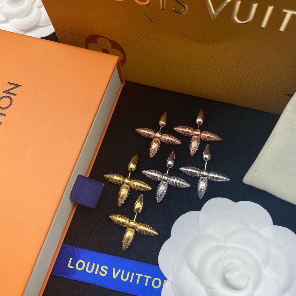 Bông Tai Louis Vuitton In Chữ Thời Trang Thanh Lịch