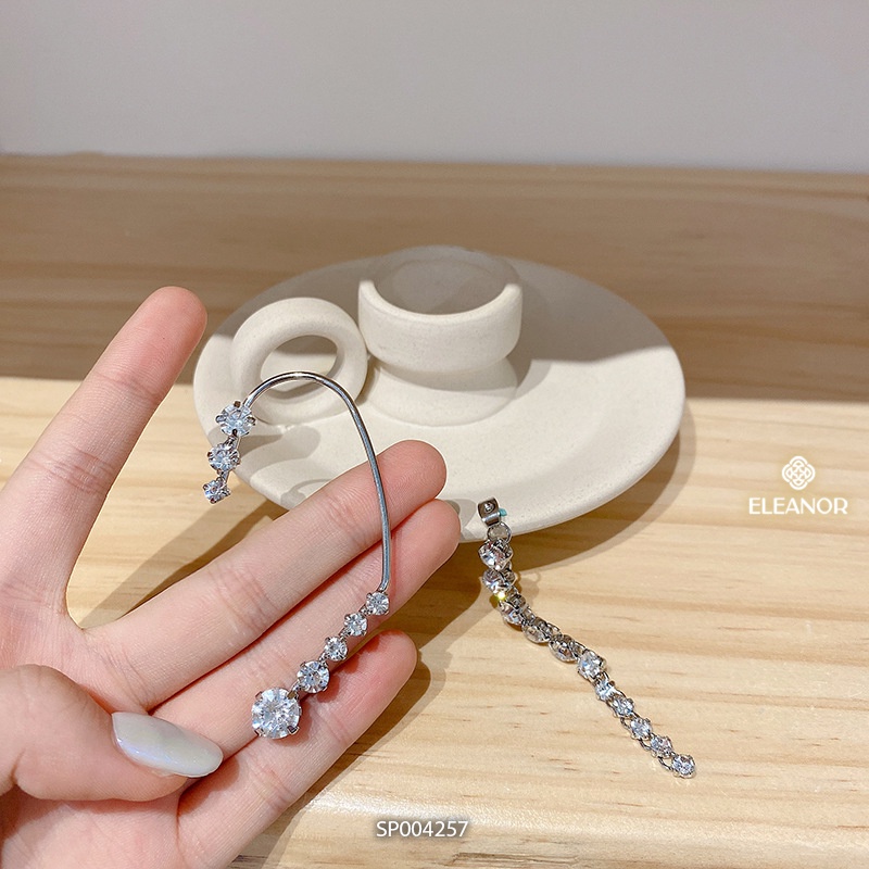 Bông tai nữ gắn vành đính đá Eleanor Accessories dáng dài phụ kiện trang sức sang chảnh ( một chiếc )