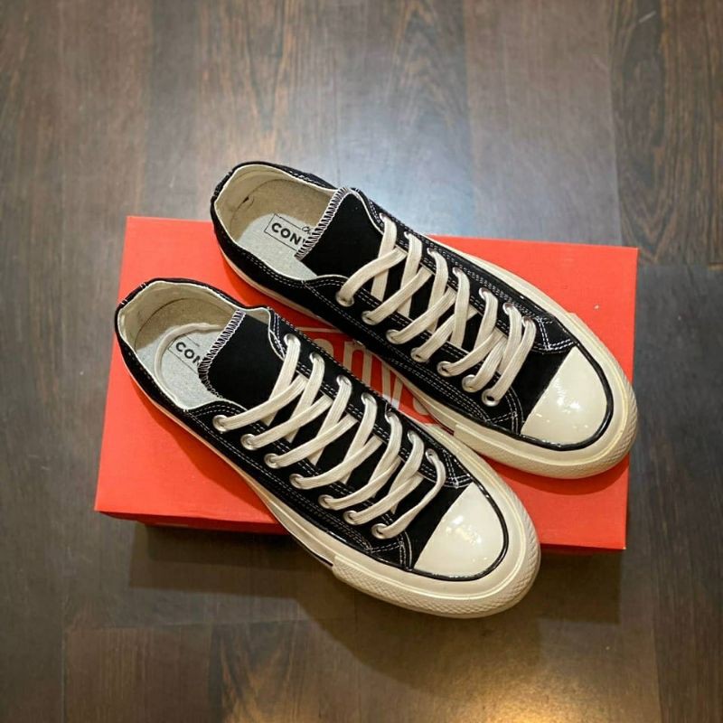 Giày Thể Thao Converse Ox Cổ Thấp Phối Màu Đen Trắng Cá Tính