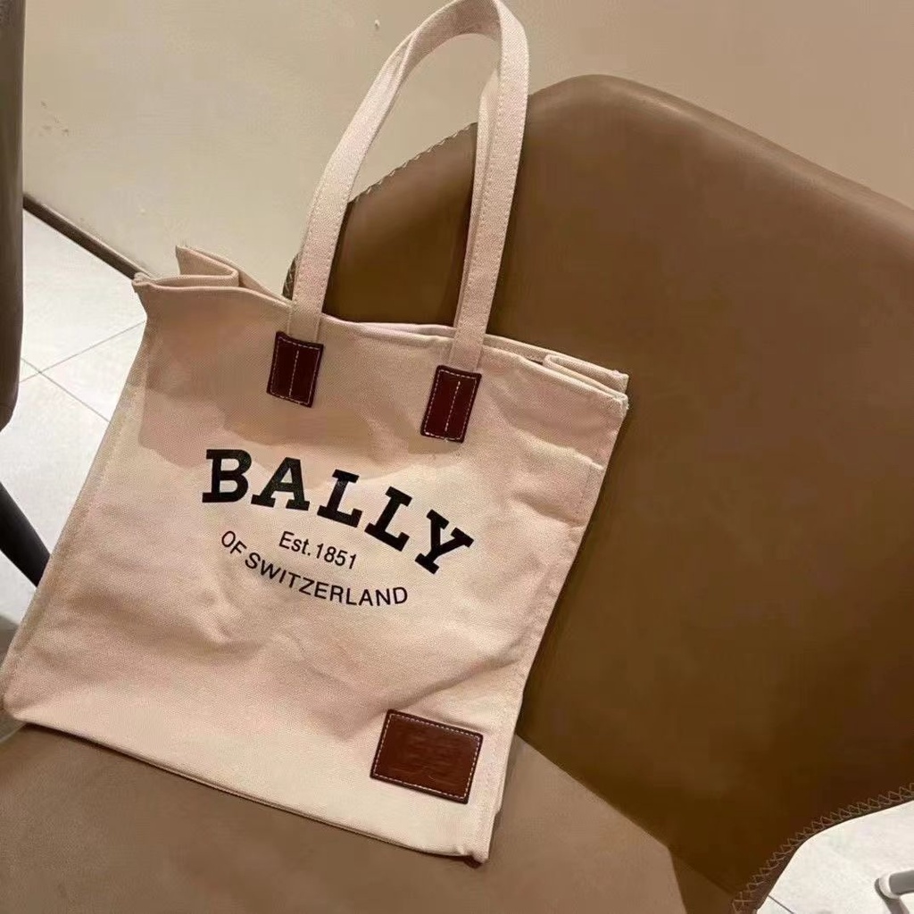 BALLY Túi Tote Vải Canvas Cỡ Lớn Phối Khóa Nam Châm Cá Tính