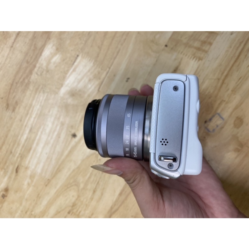 Máy ảnh Canon M100 kèm 15-45STM