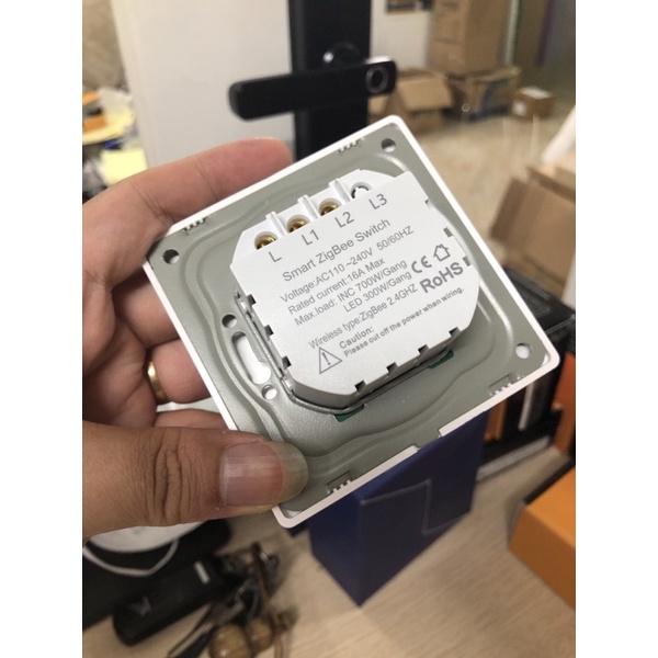 Công Tắc Cơ Không Dây Nguội Zigbee Hình Vuông Tuya