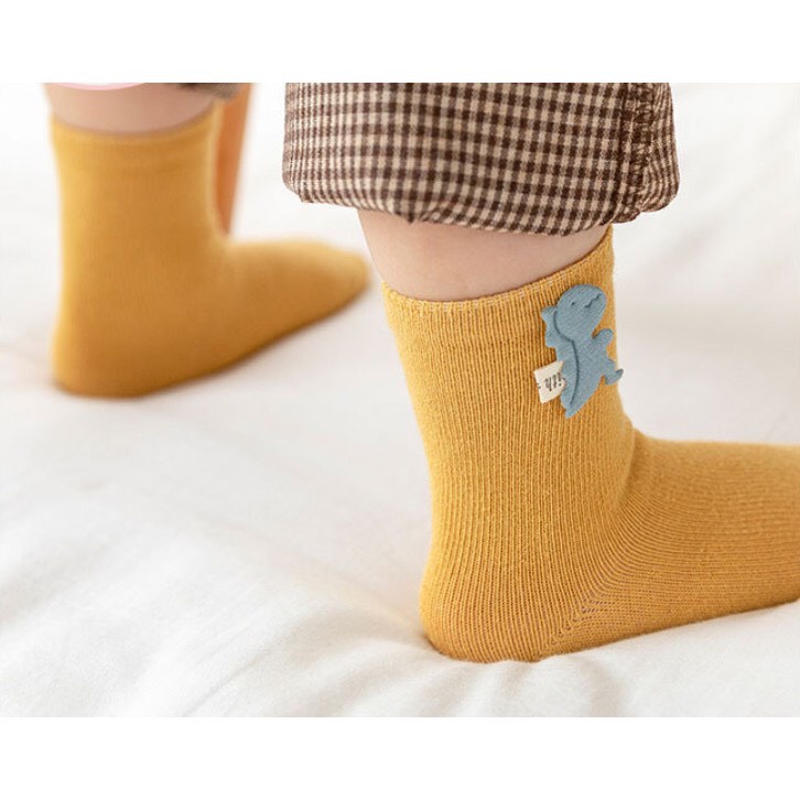 Set 3 Đôi Tất Gắn Hình Cà Rốt, Khủng Long Cho Bé