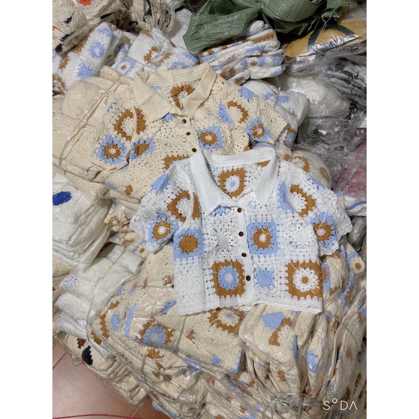 Áo croptop ren hoa cúc cổ đức xinh xắn hàng QC chuẩn trend Hàn