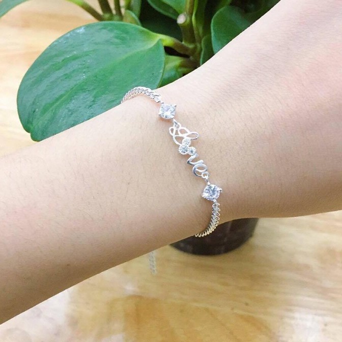 Lắc tay chữ Love thiết kế tinh tế, lắc tay bạc ta nguyên chất nhiều ý nghĩa | BigBuy360 - bigbuy360.vn