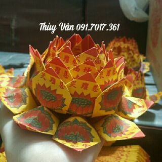 HOA SEN GIẤY NHIỀU CÁNH CÚNG DƯỜNG (Gấp bằng giấy in Chú Đai Bi)