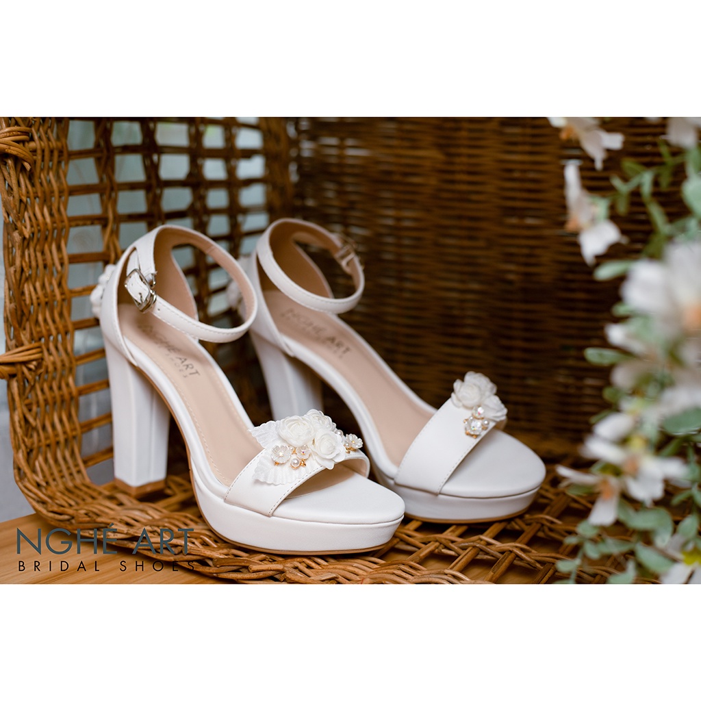 Giày cưới Nghé Art sandal hoa trắng 292 cao 11 phân