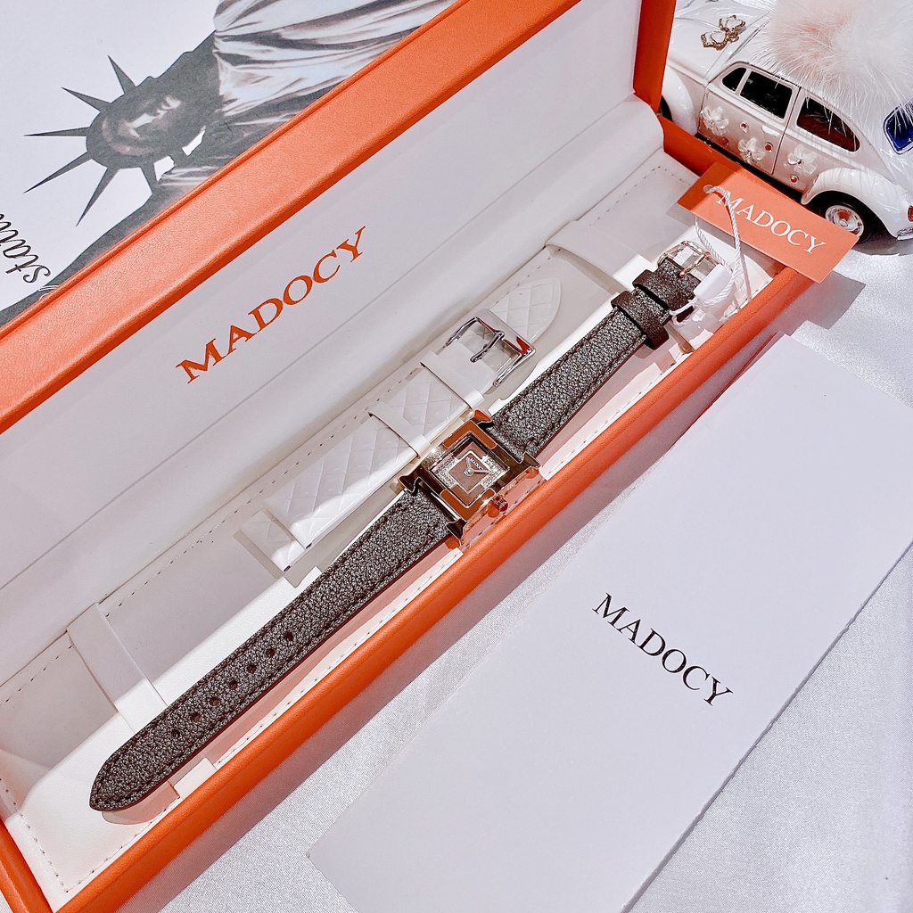 Set Đồng Hồ Nữ Madocy Chính Hãng Màu Nâu Kèm Dây Da Trắng