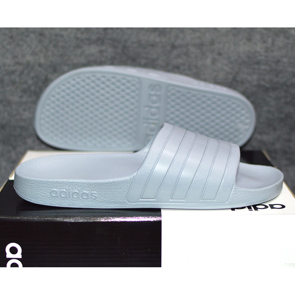 Dép Adilette Aqua màu xám sọc trơn