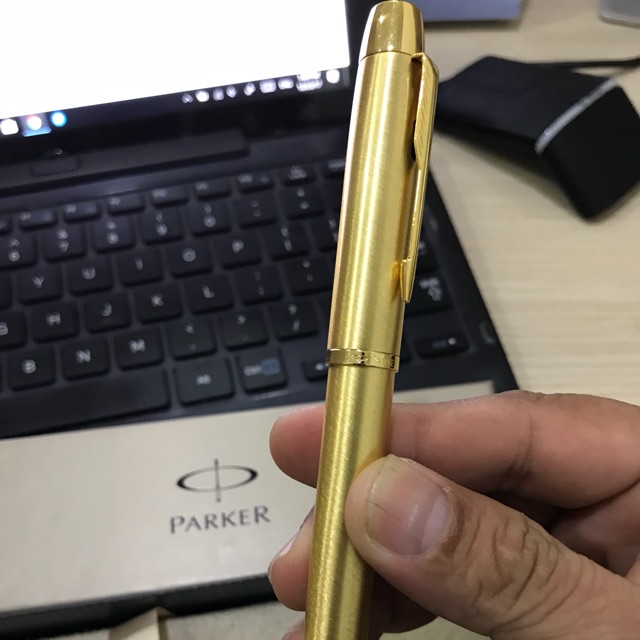 Bút Parker IM Gold Rollerball Pen (dạ bi)