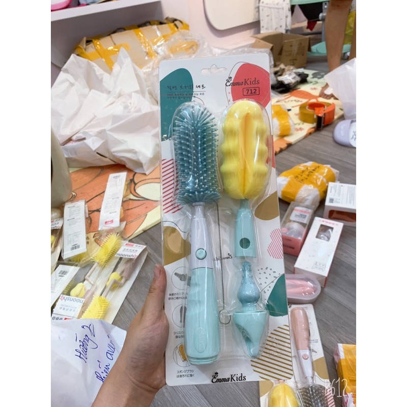 Set cọ rửa bình sữa silicon 4 chi tiết đa năng EMMA KIDS