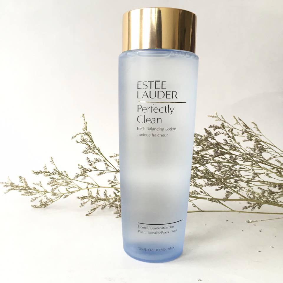 Nước hoa hồng Estee Lauder  400ml cân bằng độ ẩm và hồi sinh làn da, đem đến cảm giác tươi mát