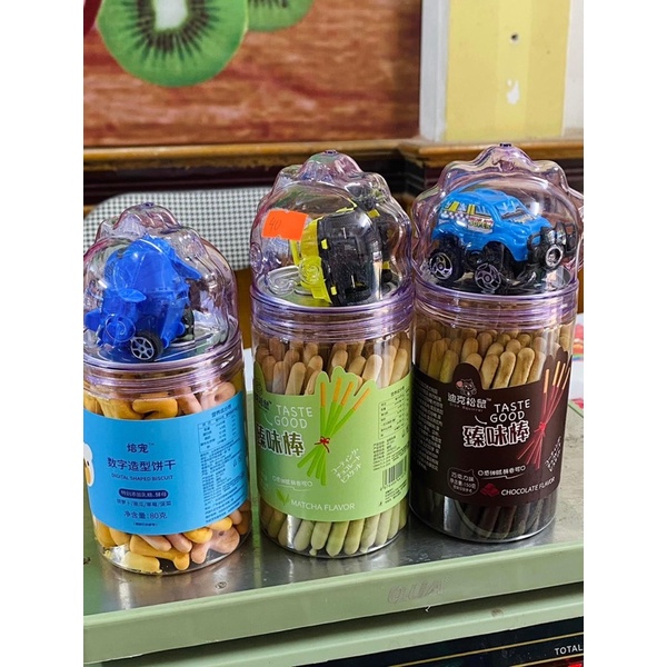 bánh que vị trà xanh / khoai môn / bánh số kèm đồ chơi
