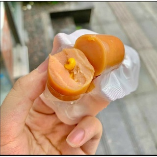 1 THÙNG  XÚC XÍCH NGÔ THƠM NGON (60 chiếc)