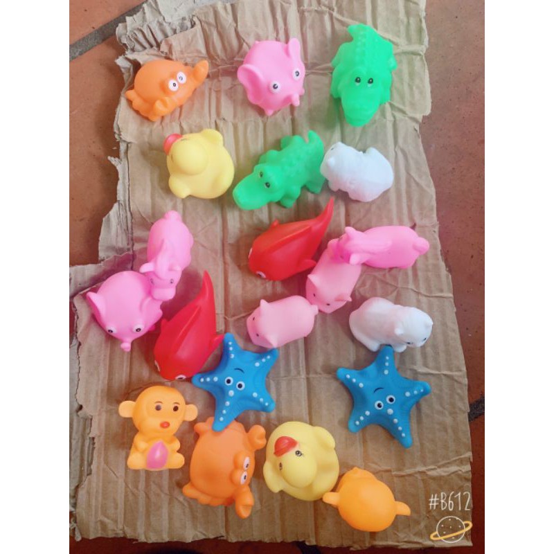 Thú thả chậu tắm kêu chít chít set 12 con