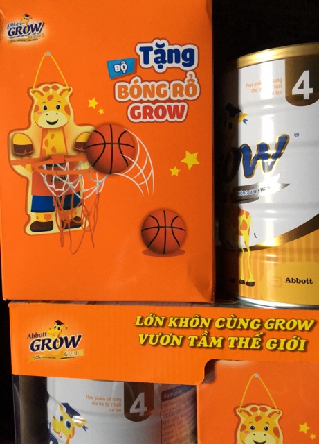 Sữa bột Grow 4 lon 900g tặng kèm