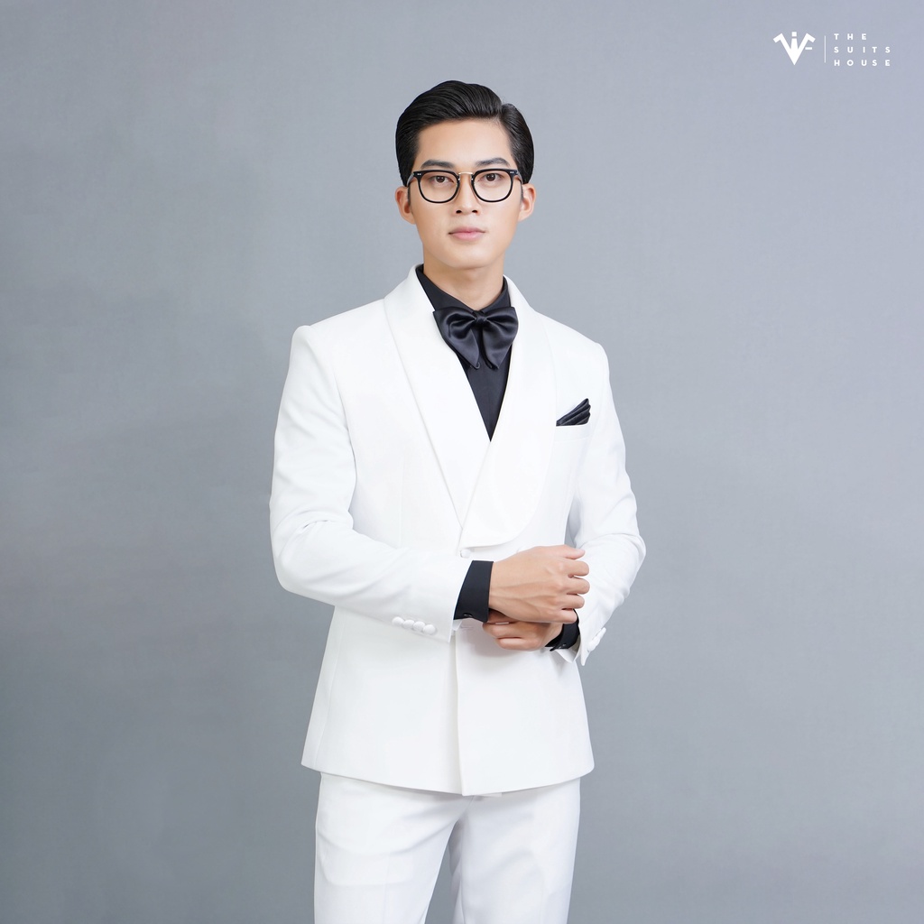 Bộ tuxedo nam trắng cổ sam 4 khuy, chất Cashmere, chuẩn form The Suits House