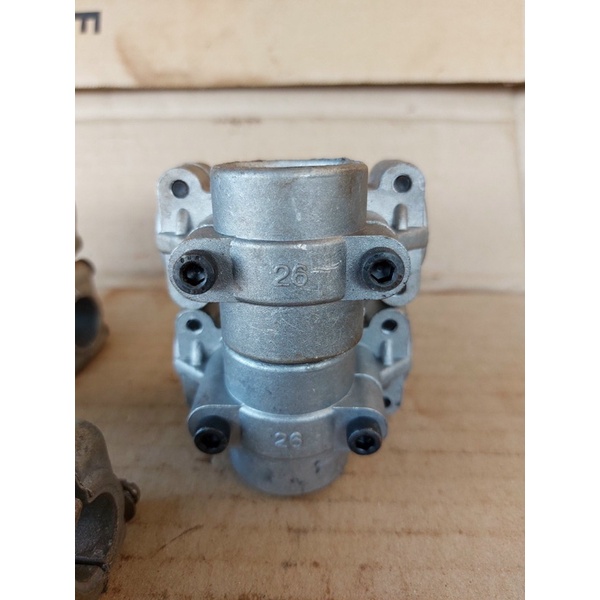 Cùm bắt tay lái cho máy cắt cỏ