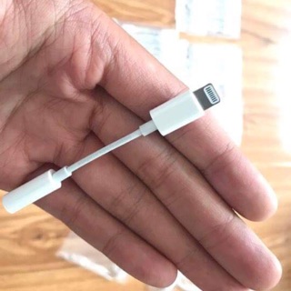jack chuyển tai nghe chân tròn 3.5 vào cổng lightning của iphone 7/8/X