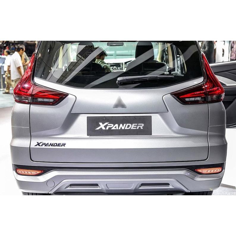 Đèn led gầm sau TÍCH HỢP XI NHAN XE MITSUBISHI XPANDER 2019 - 2020