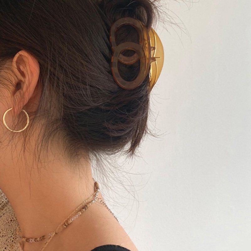 Kẹp tóc càng cua màu nâu trong suốt phong cách cổ điển