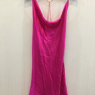 Váy hồng f21